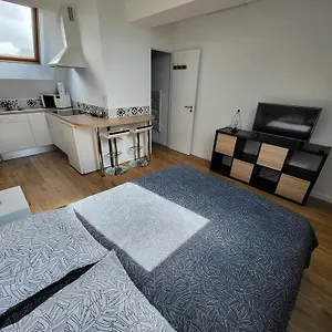 : Avec Cuisine Et Salle D'eau Châteaubourg